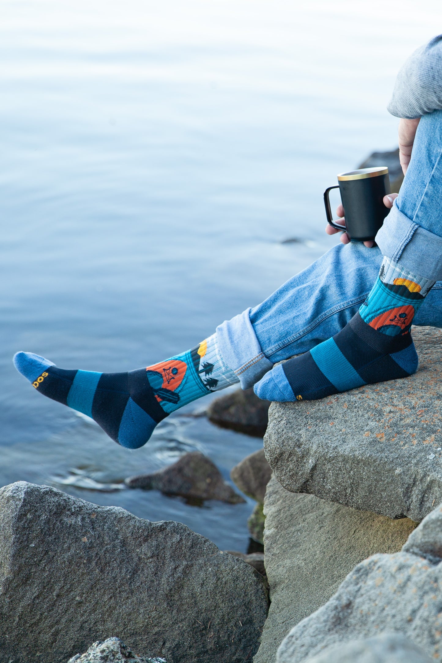 KAYAK AT SUNRISE MERINO WOOL MEN'S CREW SOCKS