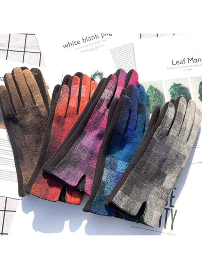 Women's Winter Touchscreen Gloves with Plaid Patterns