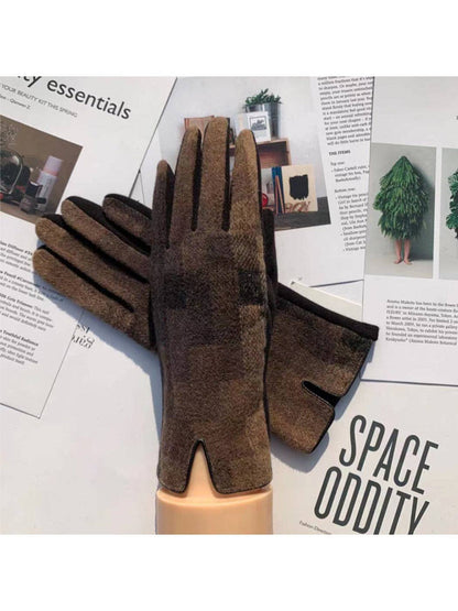 Women's Winter Touchscreen Gloves with Plaid Patterns